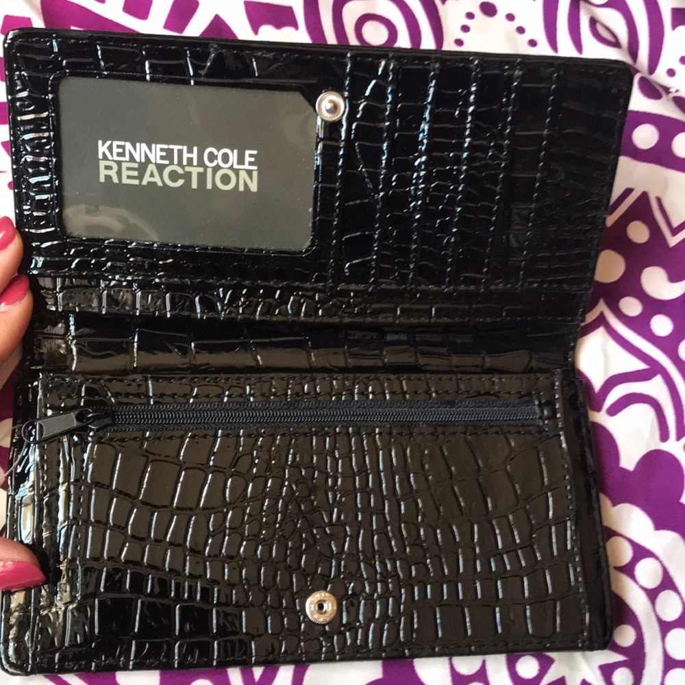 COPY - NWT Kenneth Cole Reaction Black Wallet - Picture 3 of 5